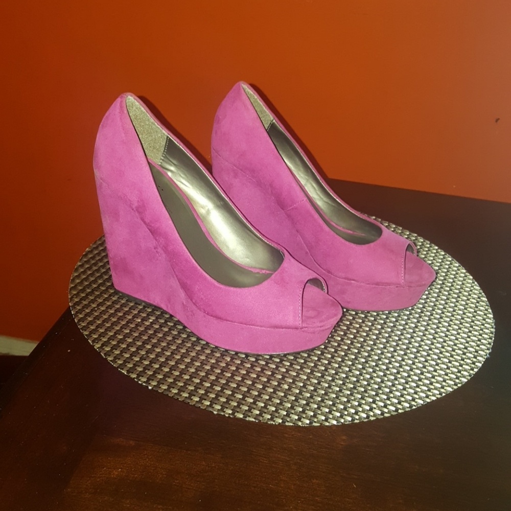 Wedge heels